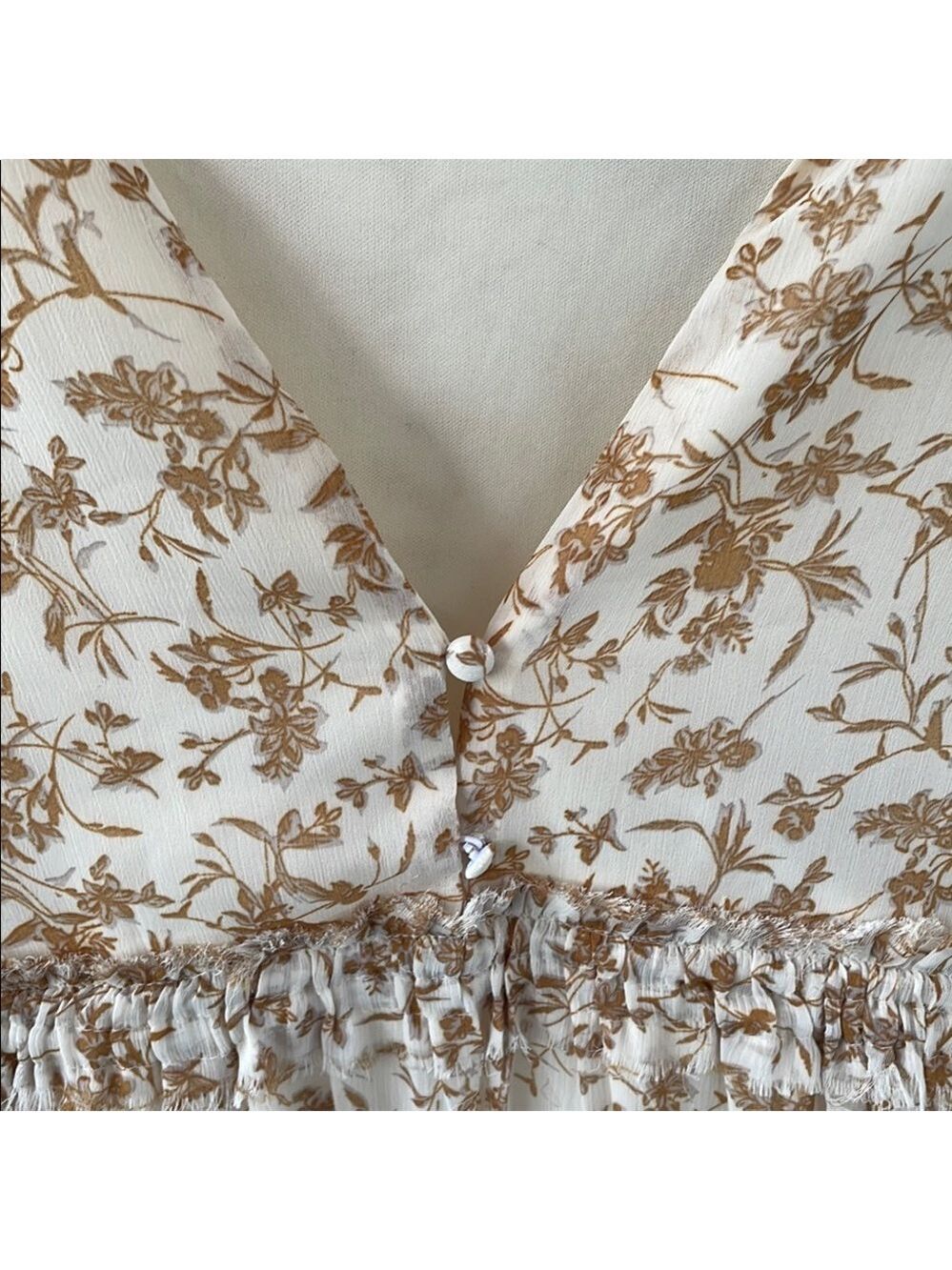 Saints & Hearts, Sz Small, Cream Tiered Sequin Sundress with 3/4 Bishop Sleeves - Picture 4 of 6